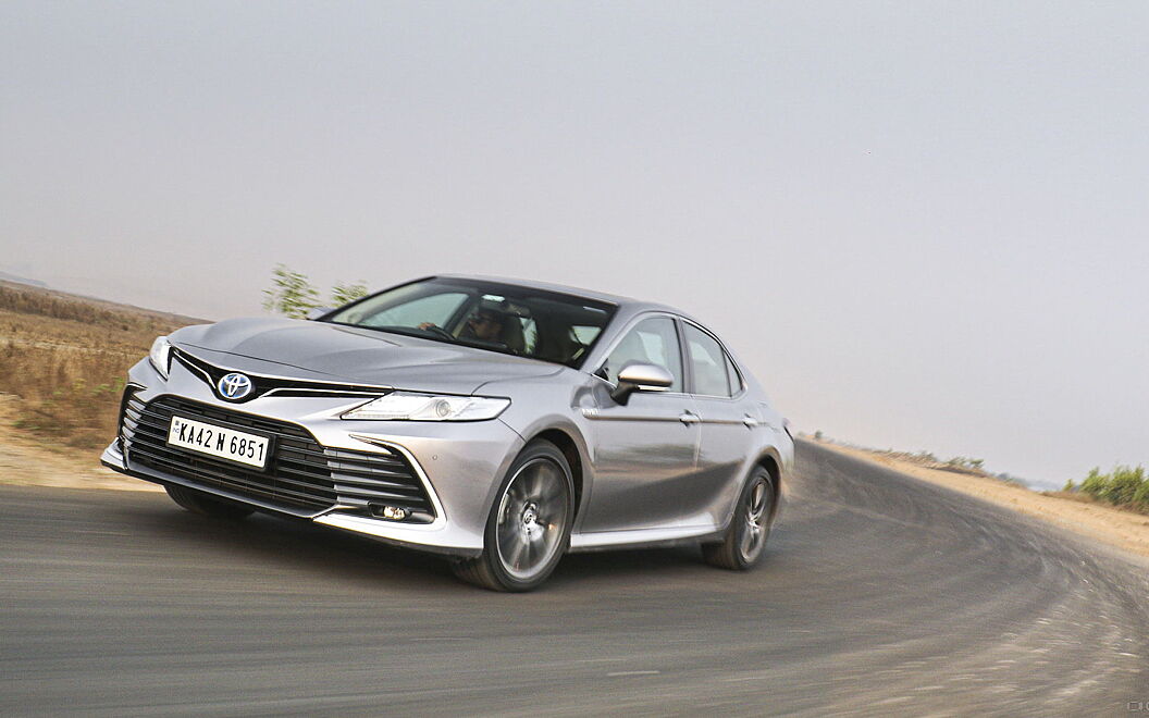 Toyota Camry Front Left View