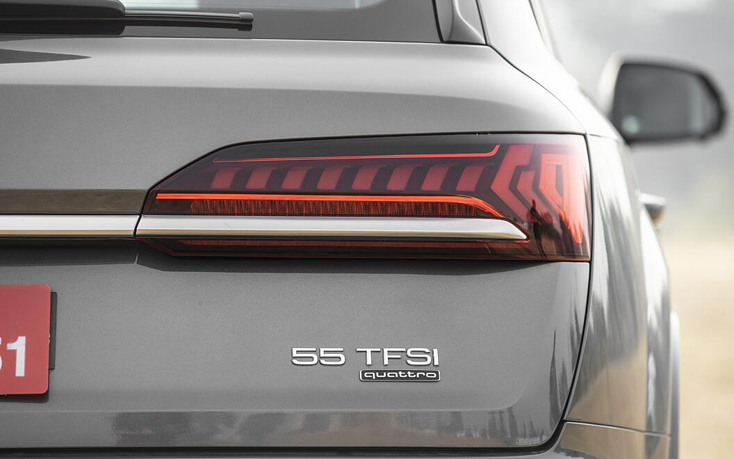 spejder Kommandør Søg Audi Q7 - Tail Light | Audi Q7 Images