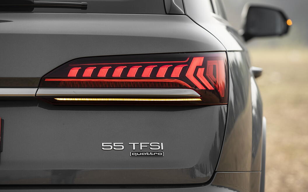 spejder Kommandør Søg Audi Q7 - Tail Light | Audi Q7 Images
