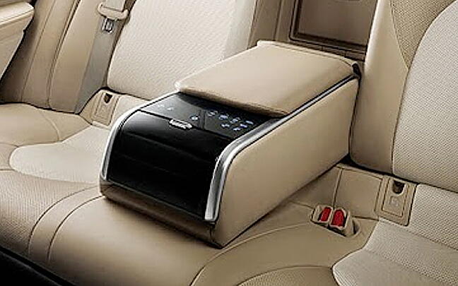 Toyota Camry Arm Rest in Rear Passenger Seats