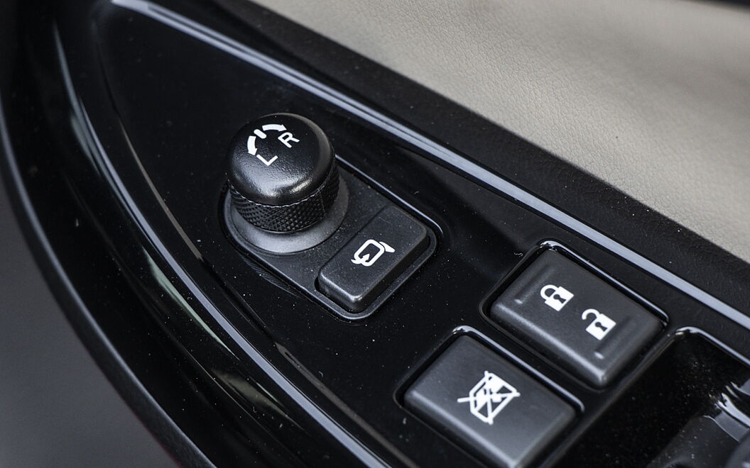 Toyota Glanza ORVM Controls