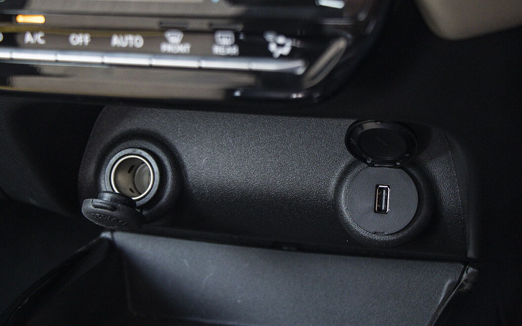 Toyota Glanza USB / Charging Port