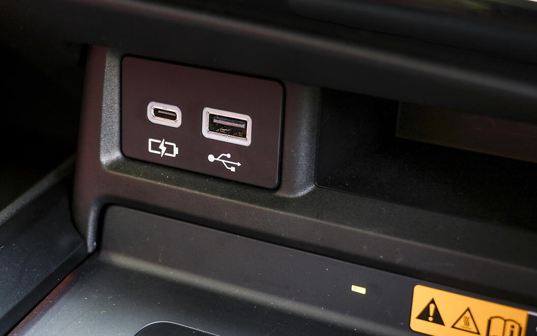 Lexus NX USB / Charging Port