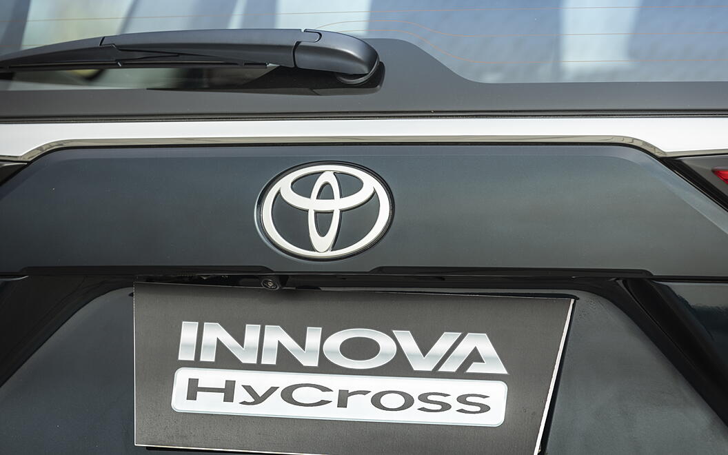Toyota Innova Hycross Brand Logo