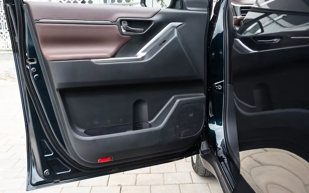 Auto Back Door Innova: Kemudahan dan Keamanan dalam Satu Paket