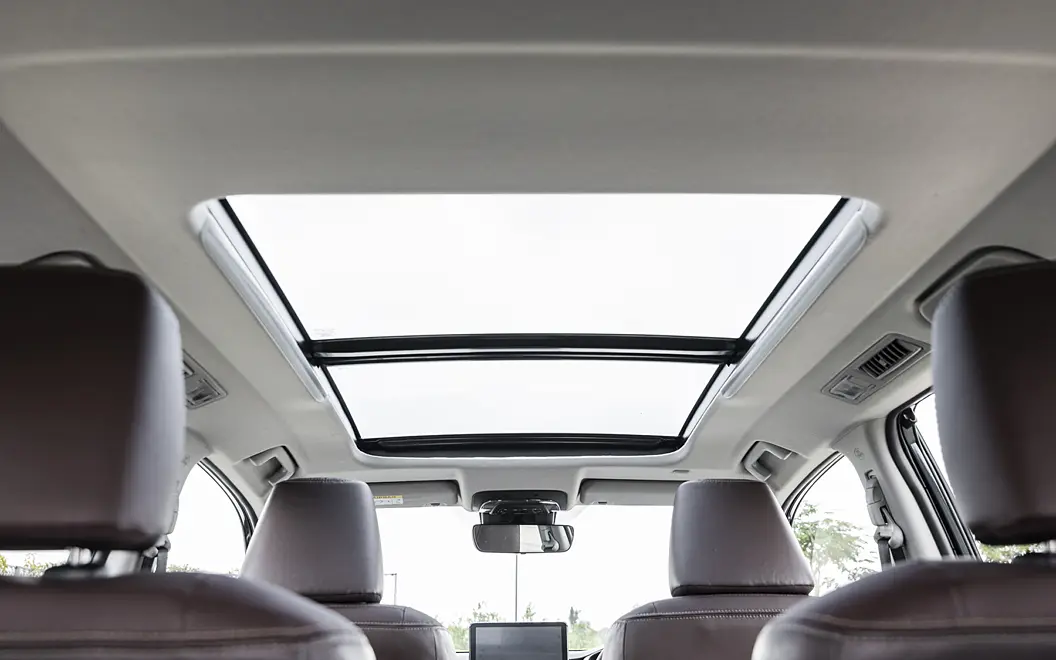 Toyota Innova Hycross Cabin Roof