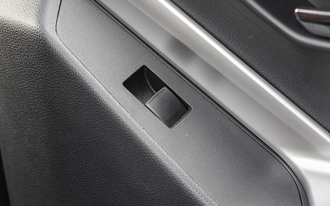 Toyota Innova Hycross Passenger Window Controls