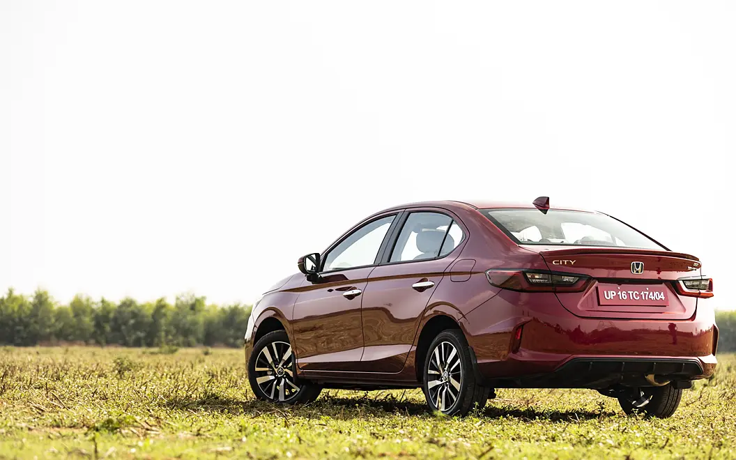 Honda City Hybrid eHEV [2022-2023] Rear Left View