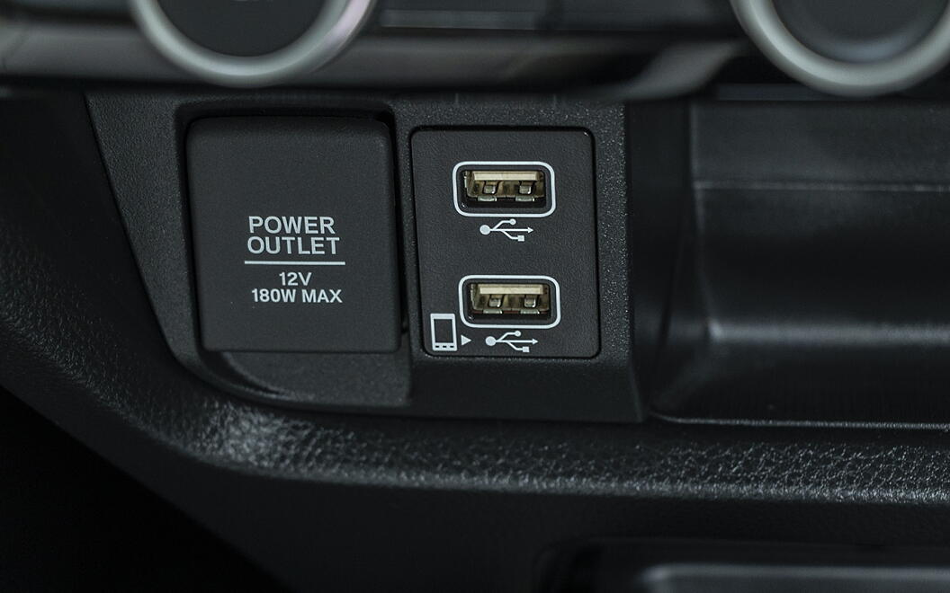 Honda City Hybrid eHEV USB / Charging Port