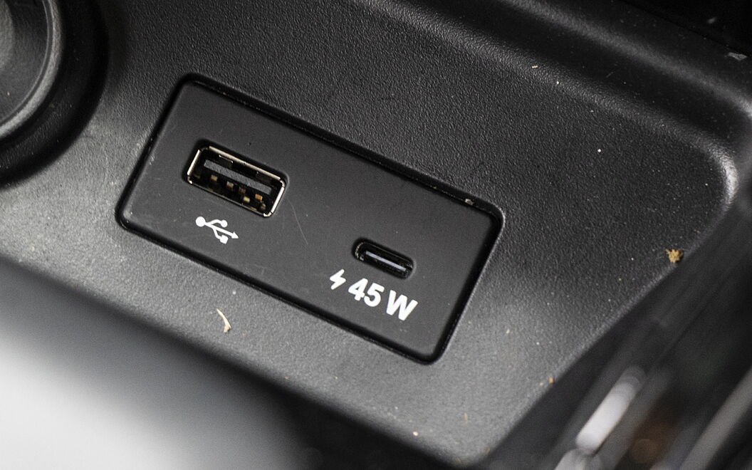 Tata Curvv EV USB / Charging Port