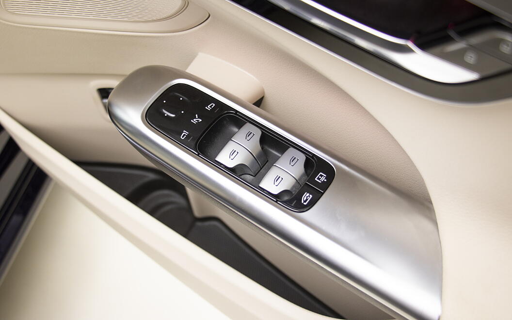 Mercedes-Benz C-Class Driver Window Controls