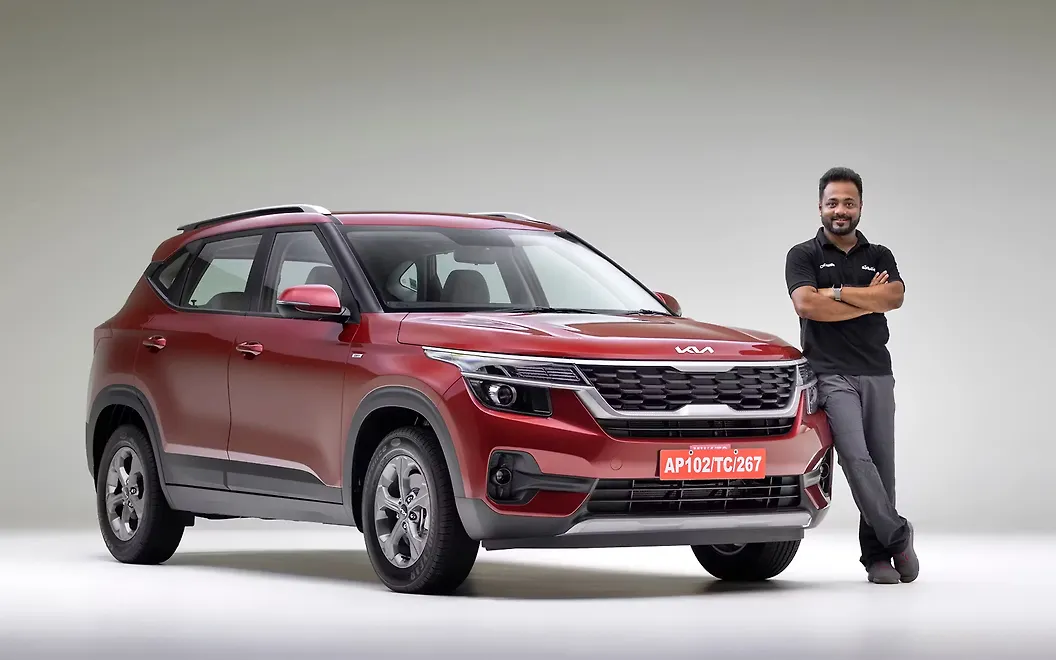 Kia Seltos [2022-2023] Front Left View