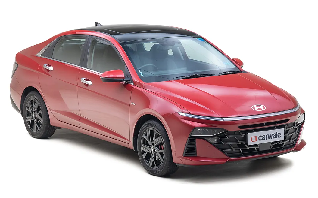 Hyundai Verna Front Right View