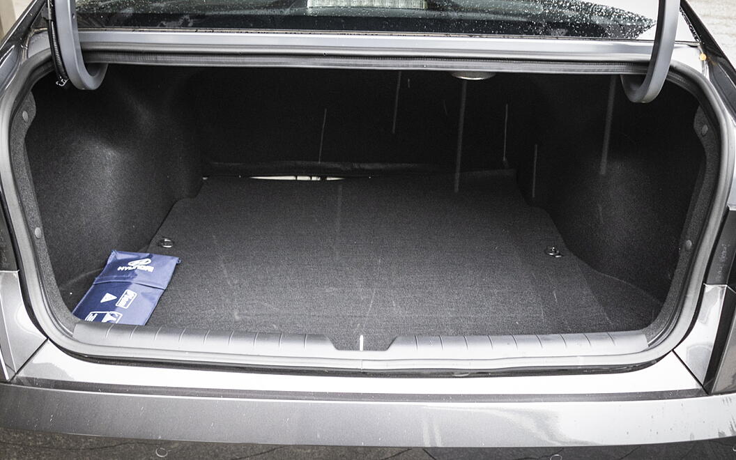 Hyundai Verna Bootspace