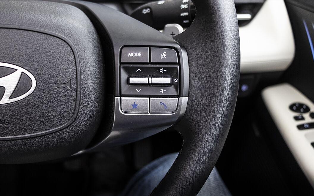 Hyundai Verna Steering Mounted Controls - Right