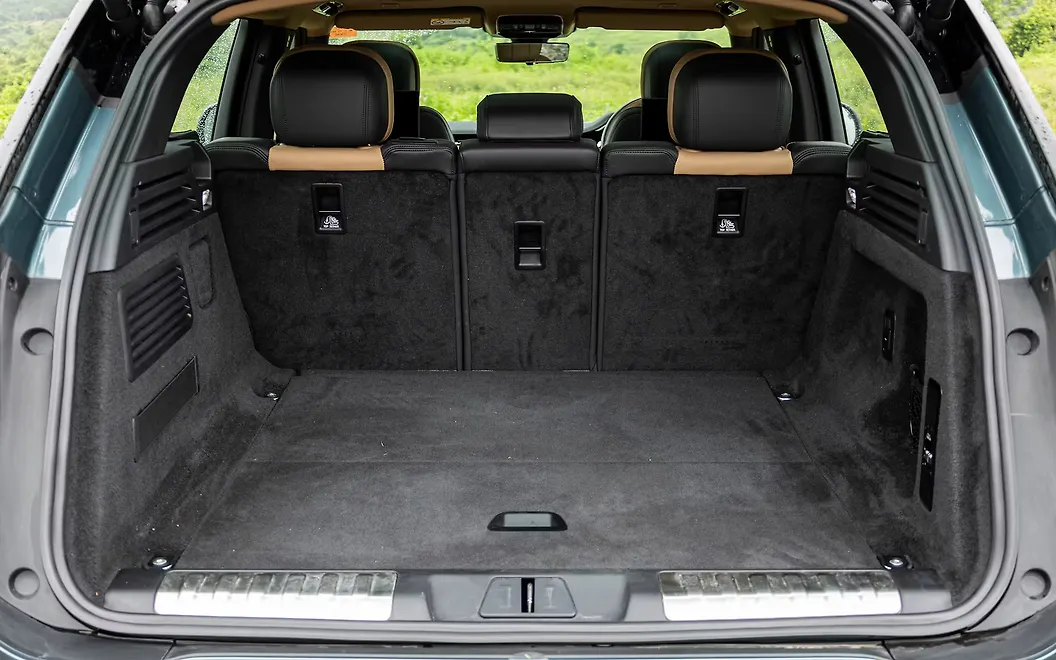Land Rover Range Rover Sport Bootspace