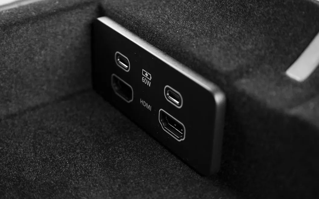 Land Rover Range Rover Sport - USB / Charging Port | Land Rover Range ...