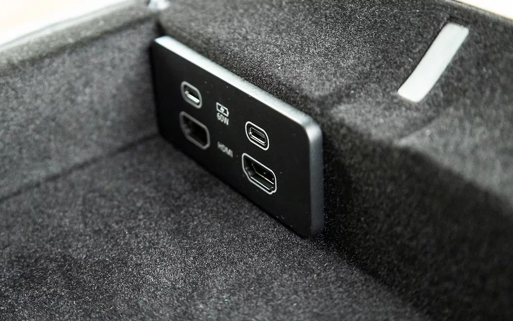 Land Rover Range Rover Sport - USB / Charging Port | Land Rover Range ...