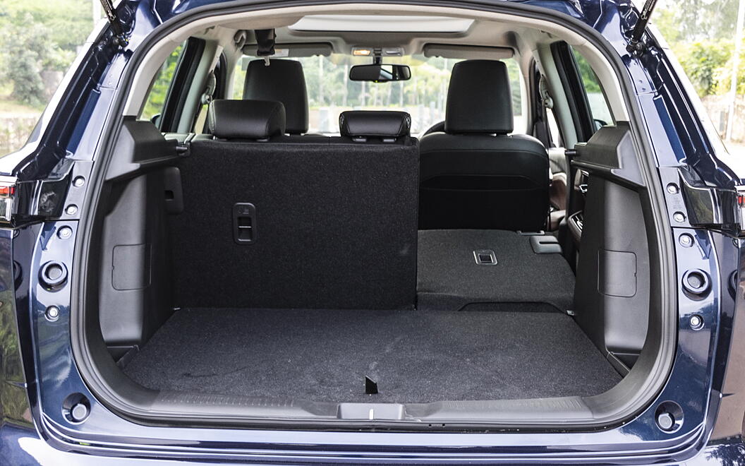 Maruti Suzuki Grand Vitara Bootspace with Split Seat Folded