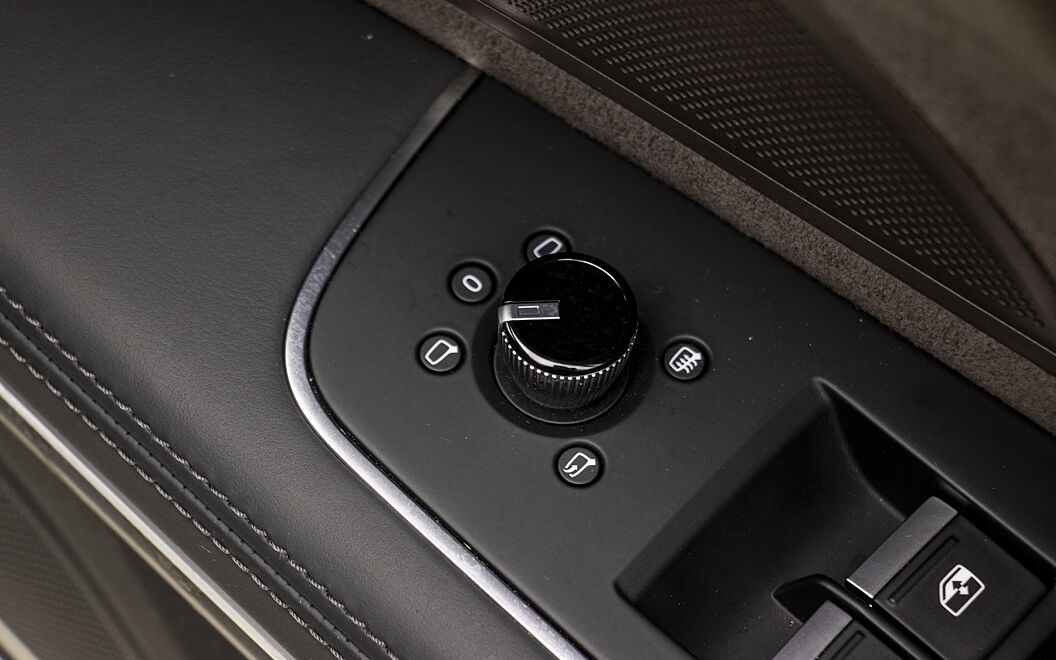 Audi A8 L ORVM Controls