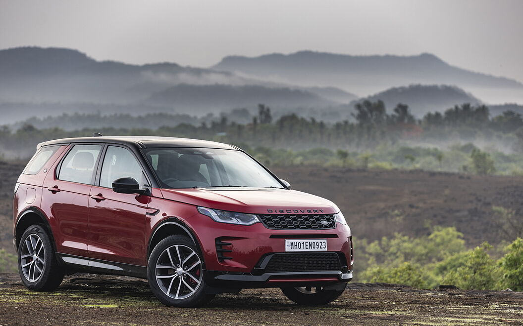 Land Rover Discovery Sport Front Right View