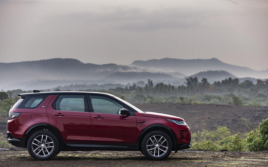 Land Rover Discovery Sport Right View