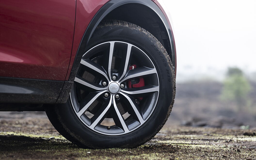 Land Rover Discovery Sport Tyre