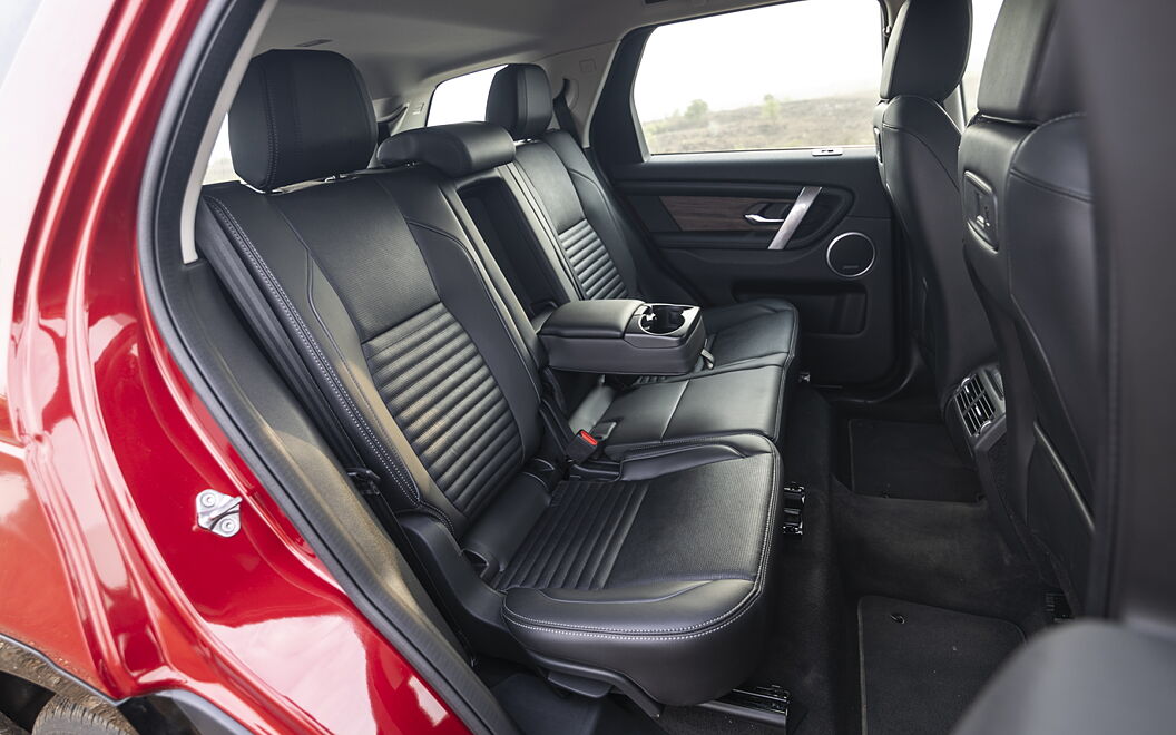 Land Rover Discovery Sport Arm Rest in Last Row Seats