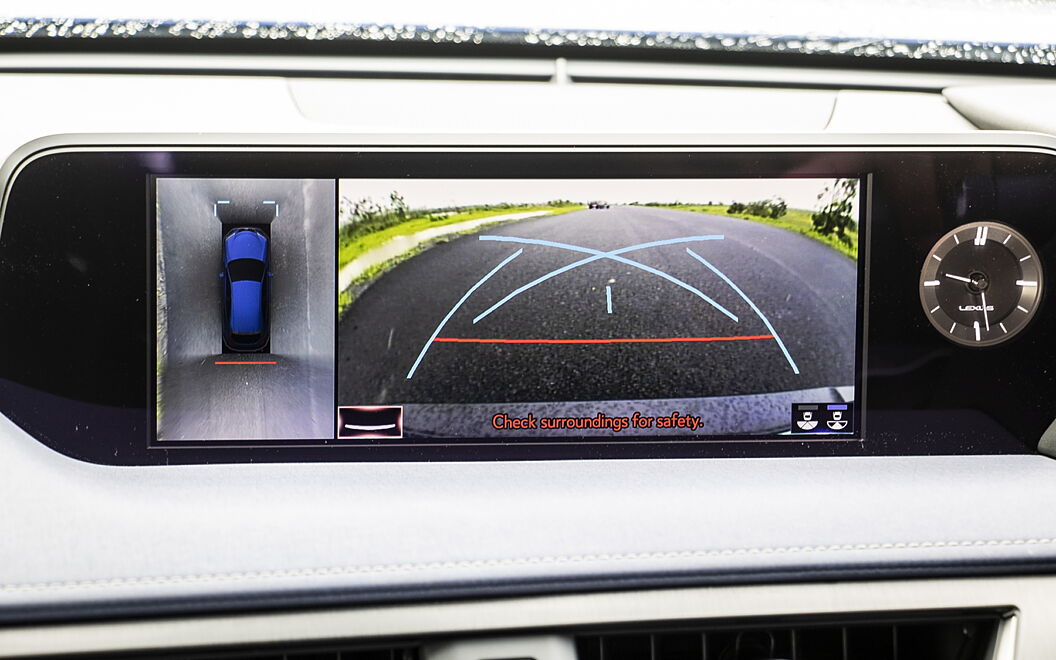Lexus UX 300e 360 View Camera Control