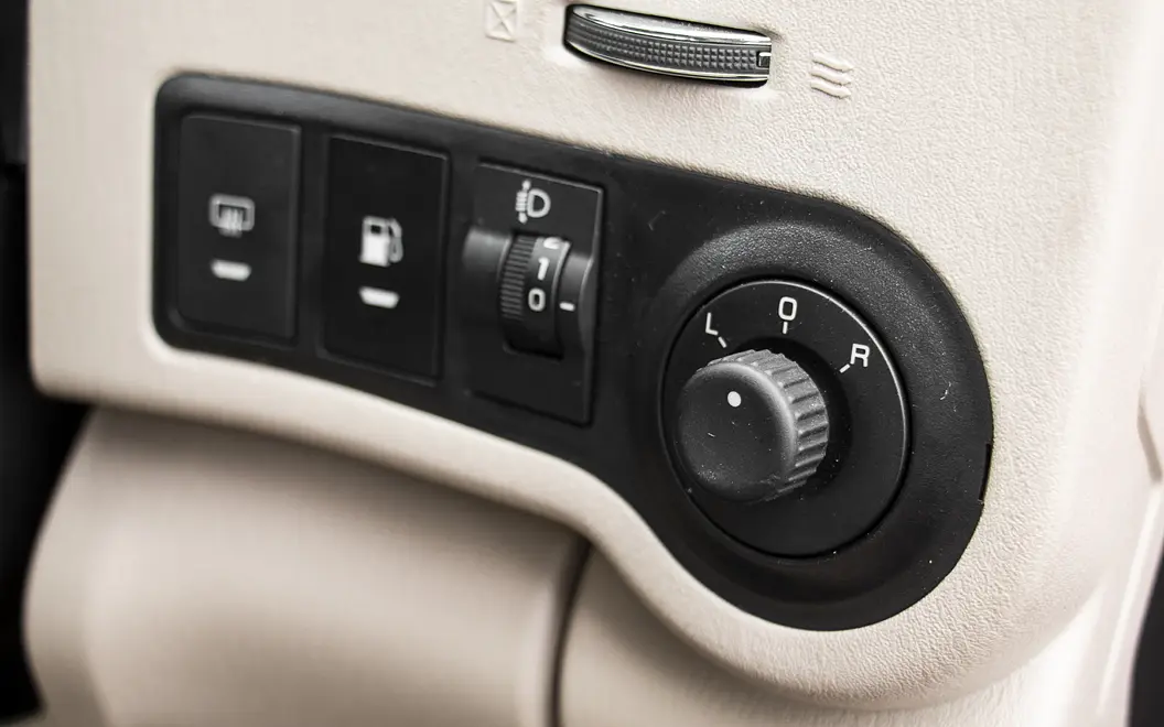 Mahindra Scorpio ORVM Controls