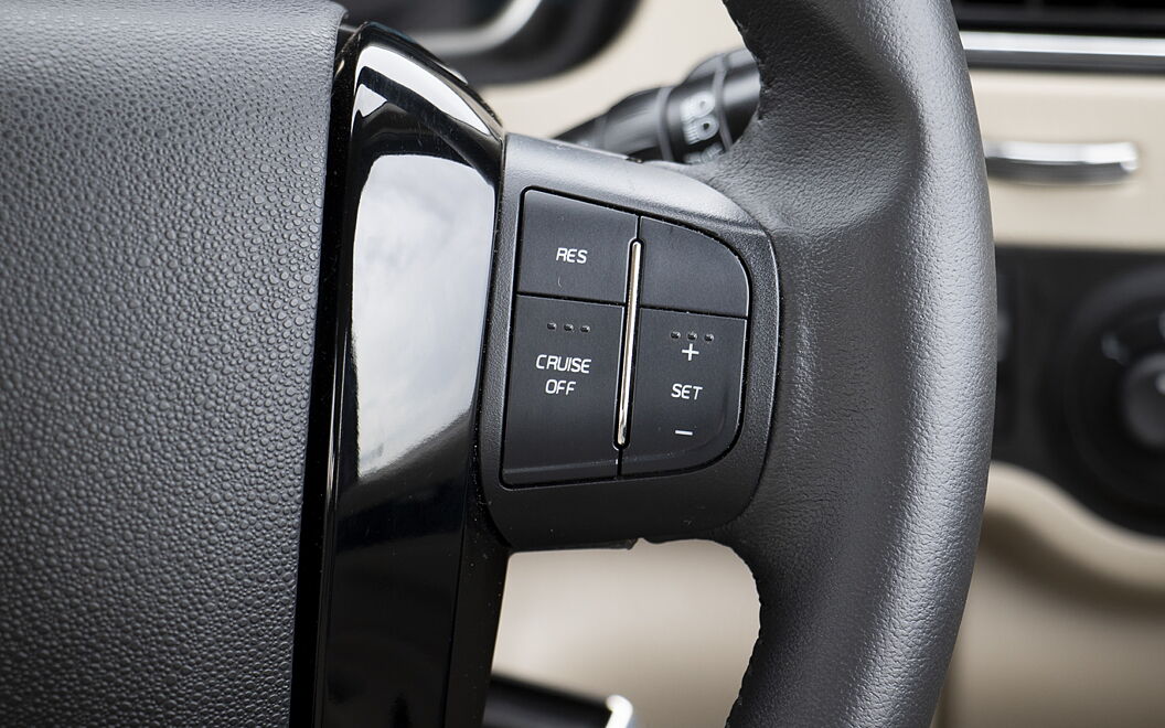 Mahindra Scorpio Steering Mounted Controls - Right