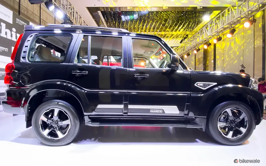 Mahindra Scorpio Classic Rear Left View 83 Mahindra Scorpio Classic