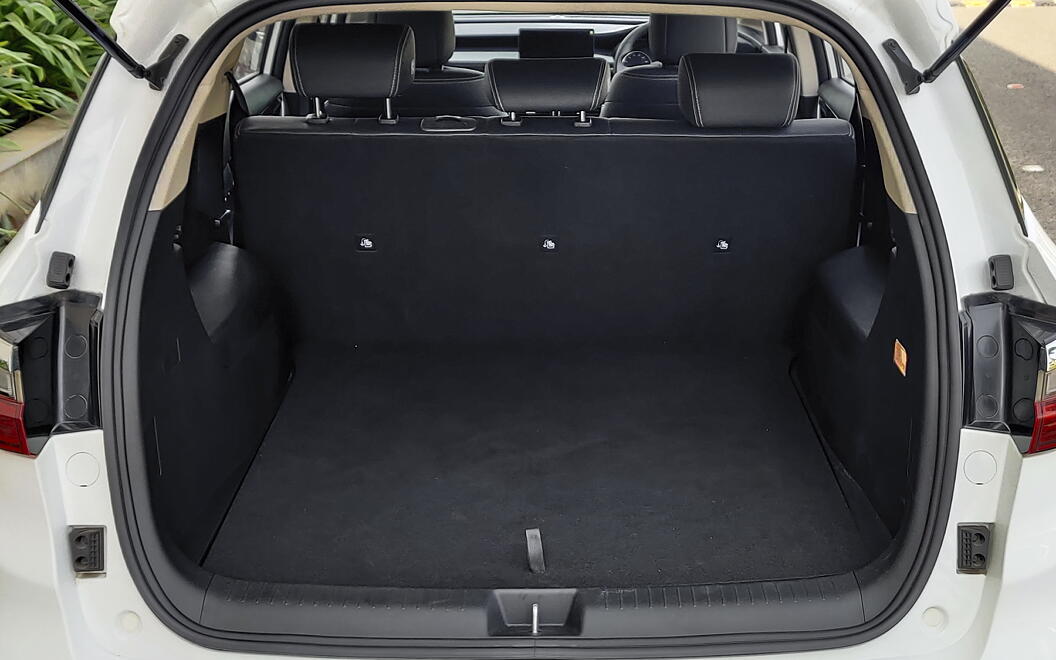BYD e6 Bootspace