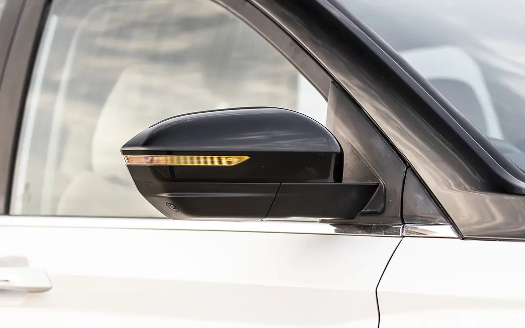 MG Hector Indicators on OVRM