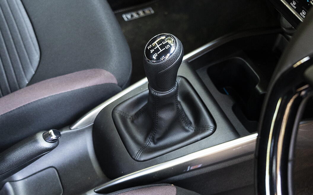 Maruti Suzuki Fronx Gear Shifter