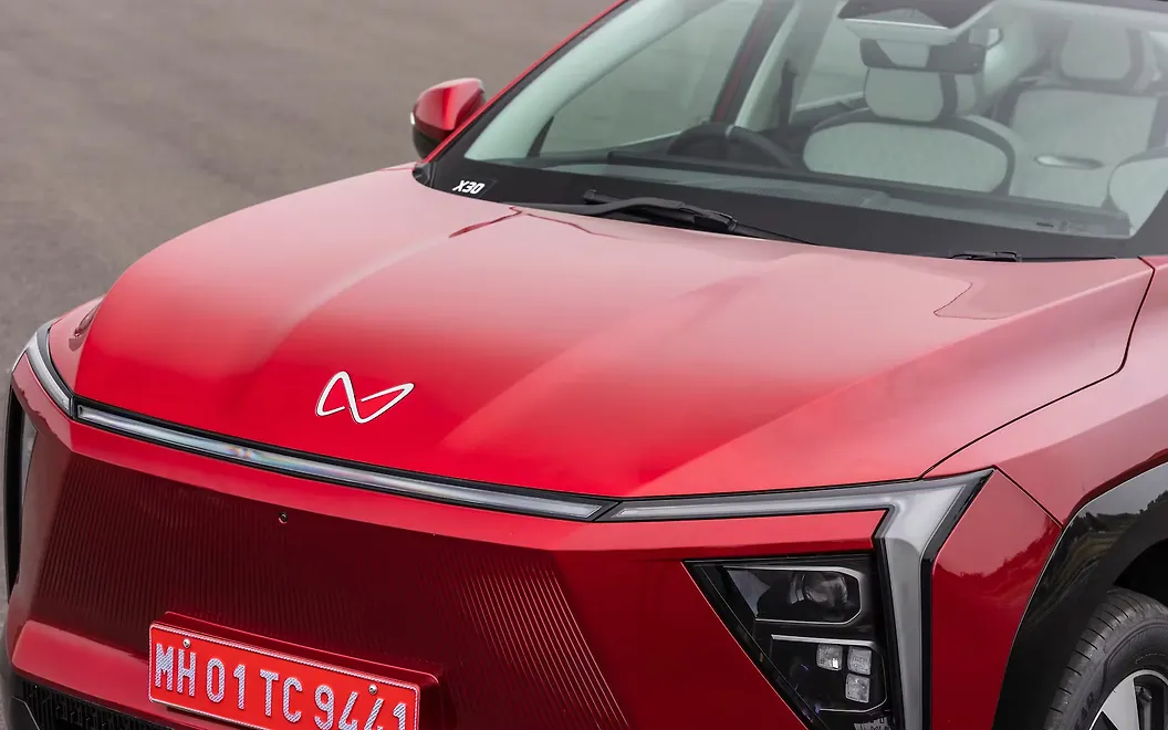 Mahindra XEV 9e Bonnet