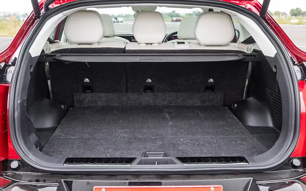 Mahindra XEV 9e Bootspace