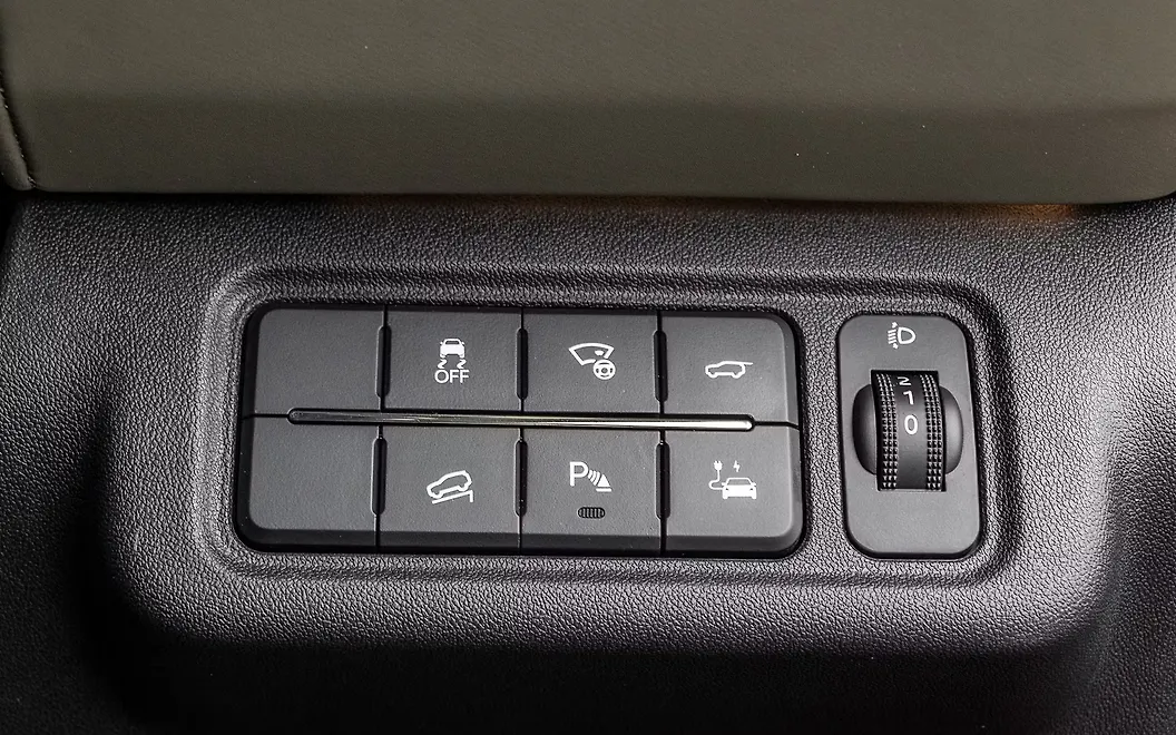 Mahindra XEV 9e Dashboard Switches