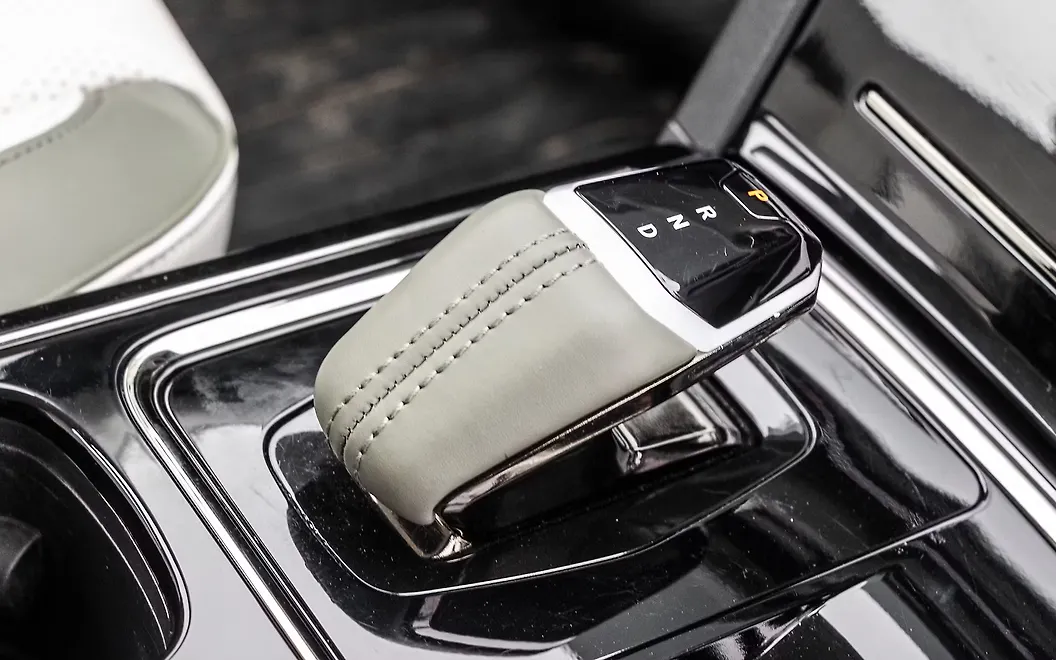 Mahindra XEV 9e Drive Mode Selector