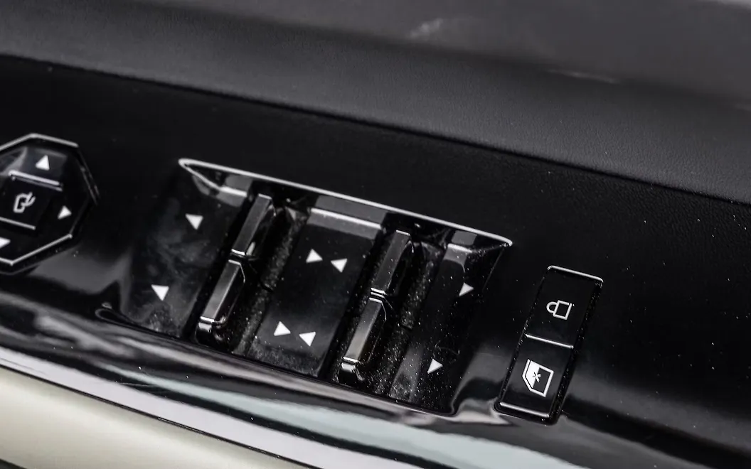 Mahindra XEV 9e Driver Window Controls