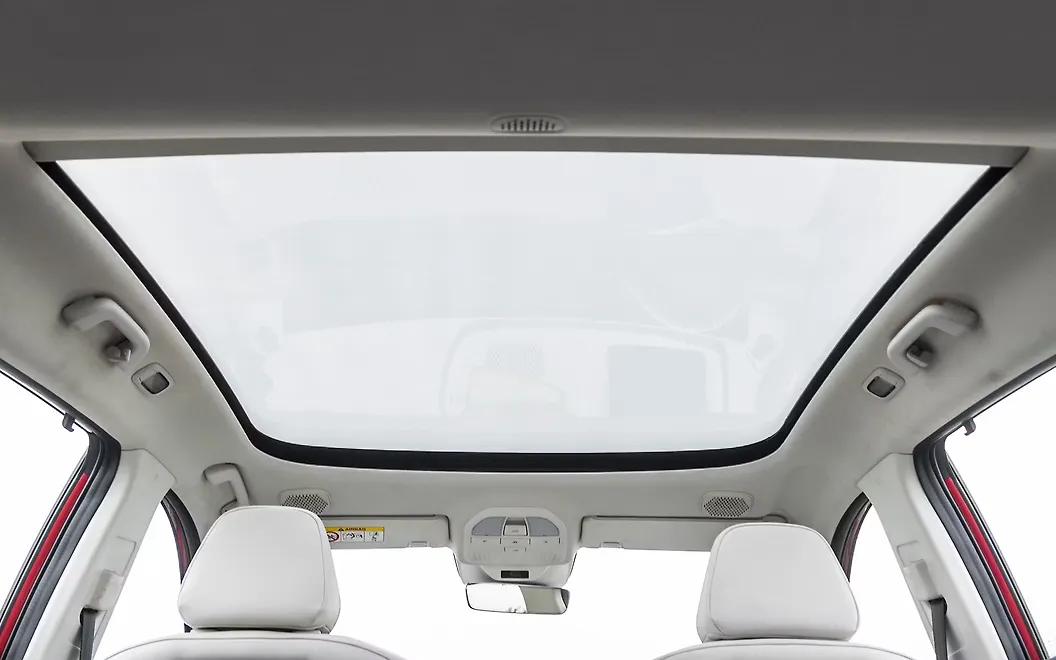 Mahindra XEV 9e Sunroof