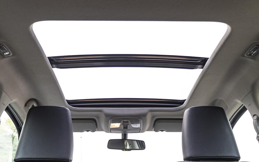 Maruti Suzuki Grand Vitara Sunroof