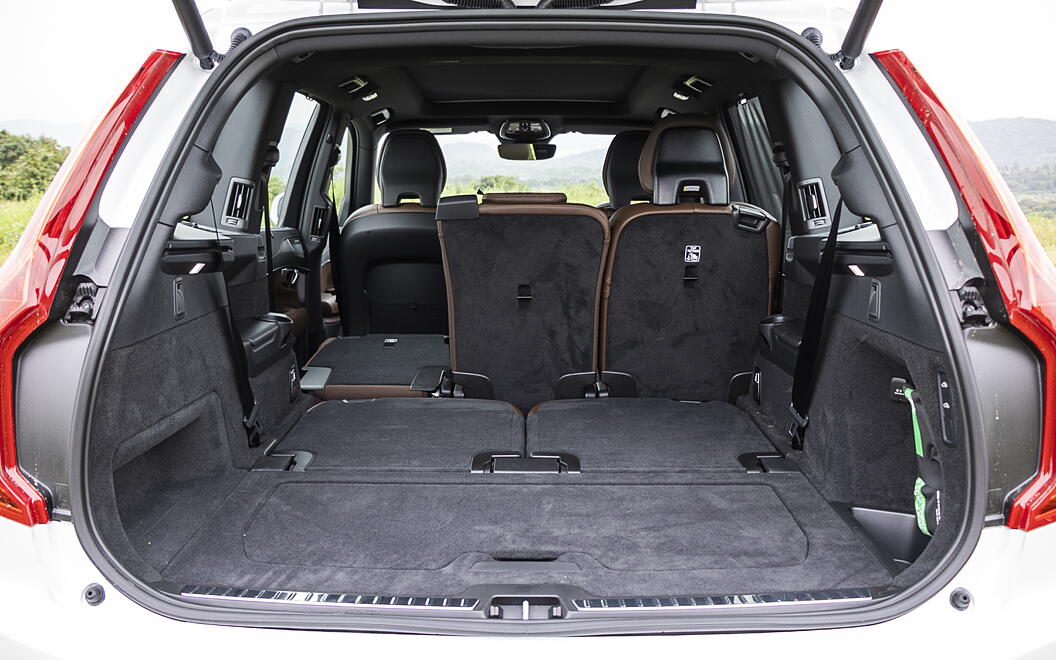 Volvo XC90 Bootspace with Split Seat Folded