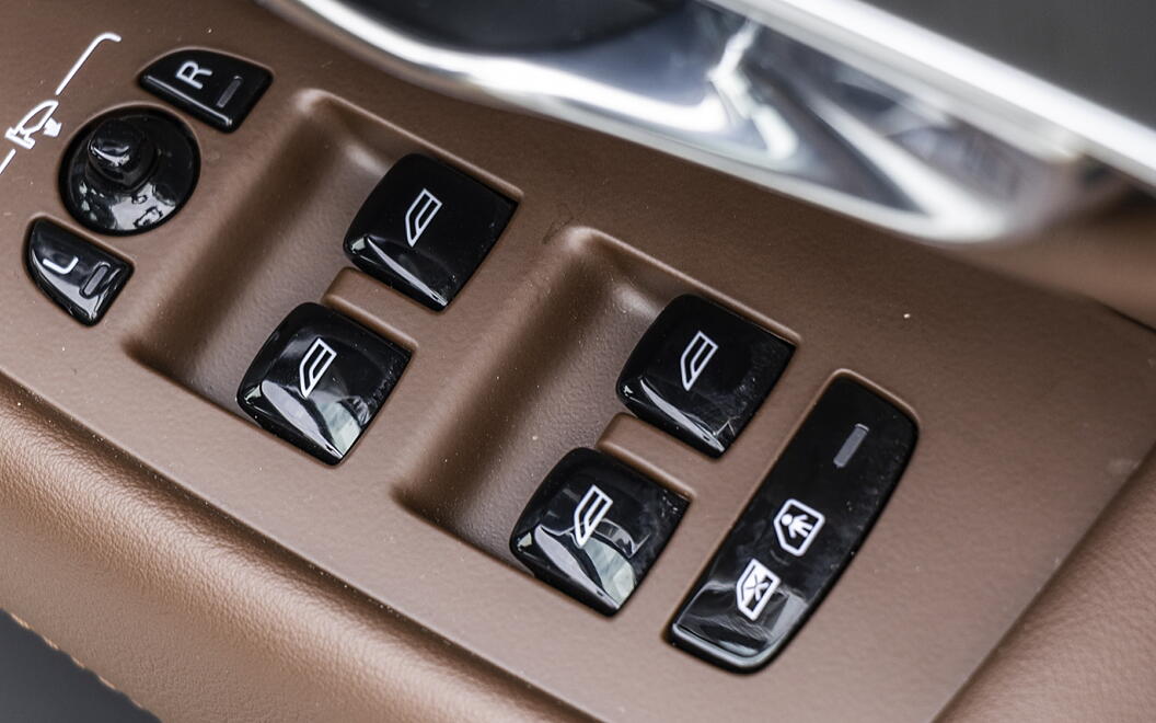 Volvo XC90 Driver Window Controls