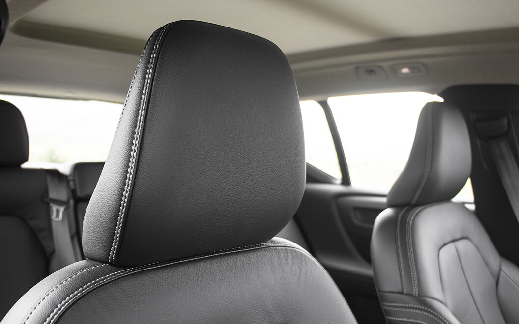 Volvo XC40 Front Seat Headrest