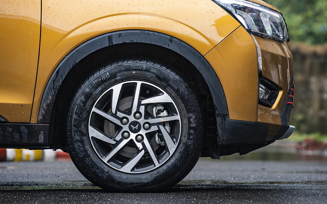 Mahindra XUV300 TurboSport Tyre