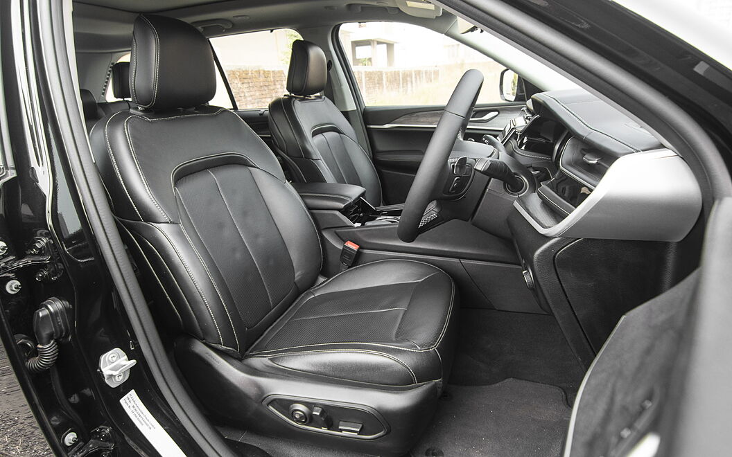 Jeep Grand Cherokee Front Seats