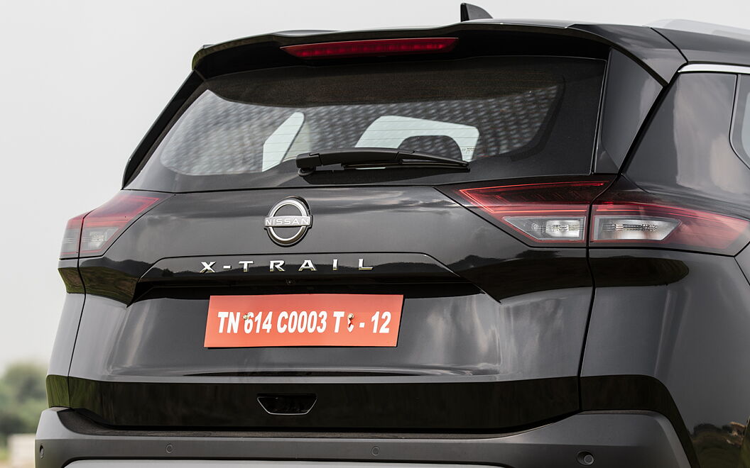 Nissan X-Trail Back View