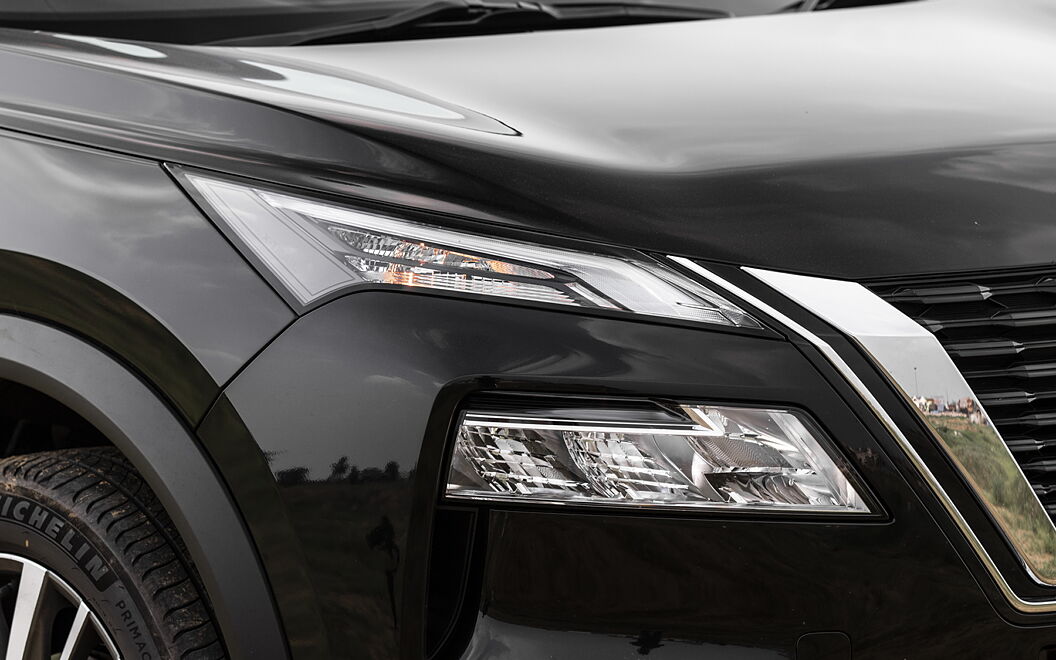 Nissan X-Trail Head Light