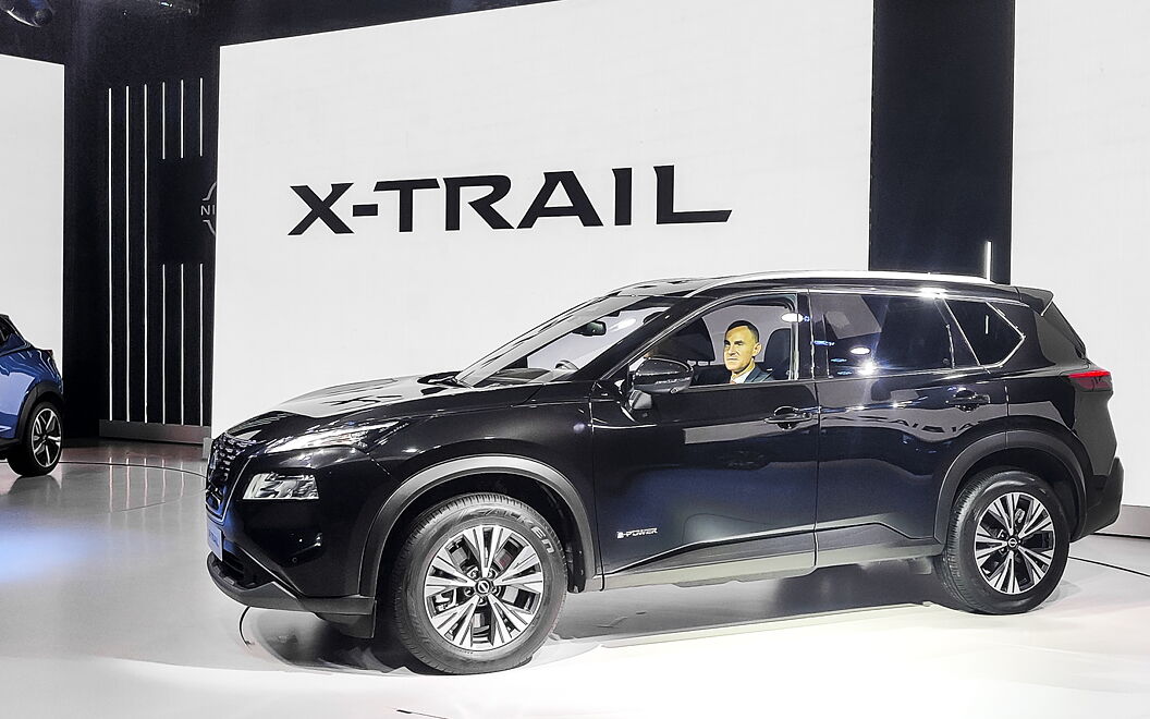 X-Trail Left View
